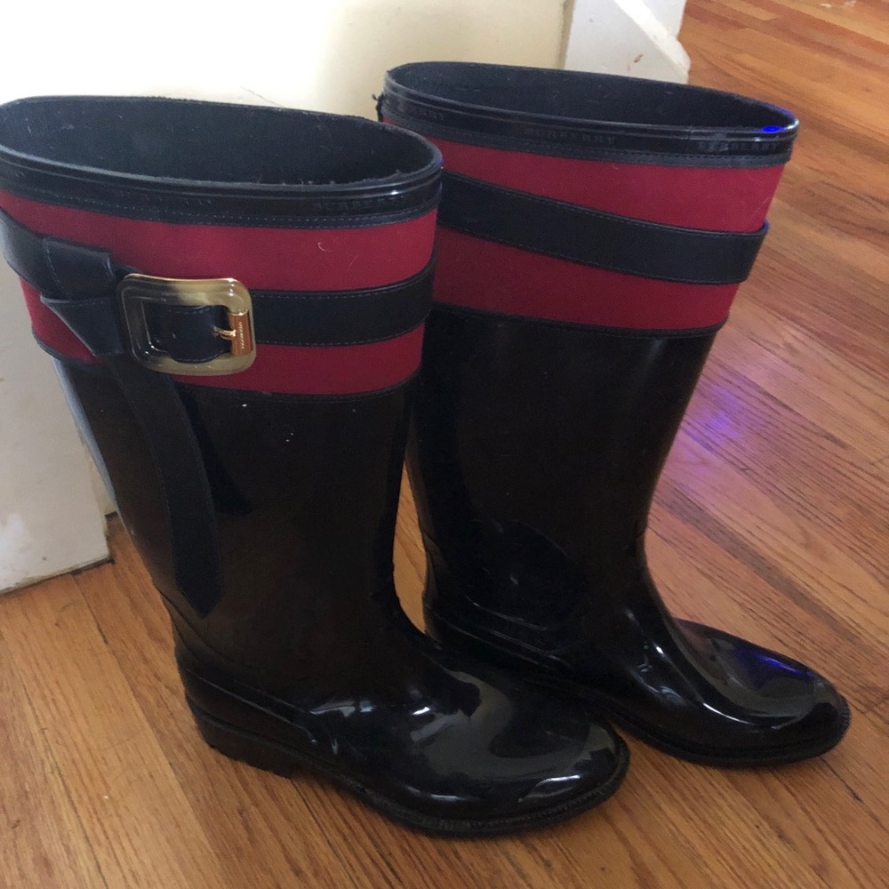 Like new Burberry rain boots
